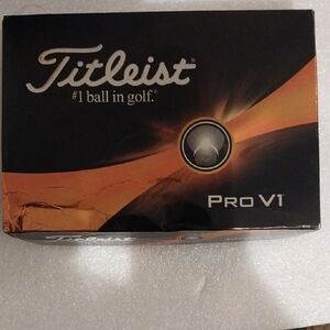Titleist Pro V1 Golf Balls in Black and Orange Box